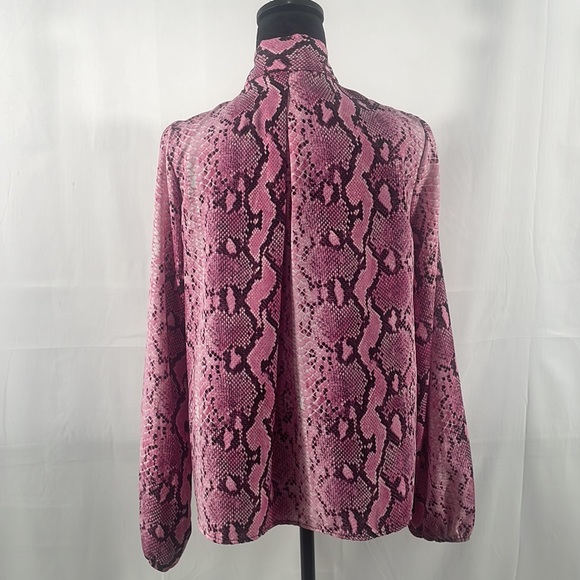 Pink, Black, Grey Snakeskin, front bow tie front, key hole, long sleeves,medium - Picture 4 of 8